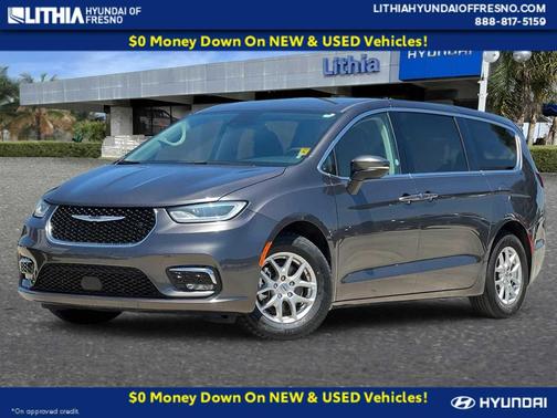 Granite Crystal Metallic Clearcoat 2023 Chrysler Pacifica Touring L