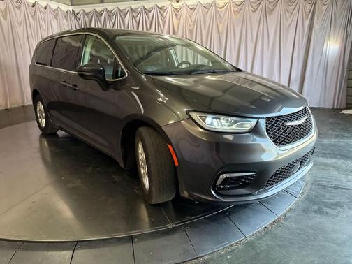 Granite Crystal Metallic Clearcoat 2023 Chrysler Pacifica Touring L