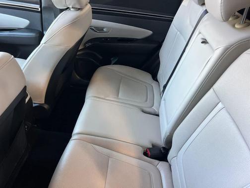 White Pearl 2024 Hyundai TUCSON Limited