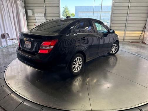 Mosaic Black Metallic 2019 Chevrolet Sonic LT