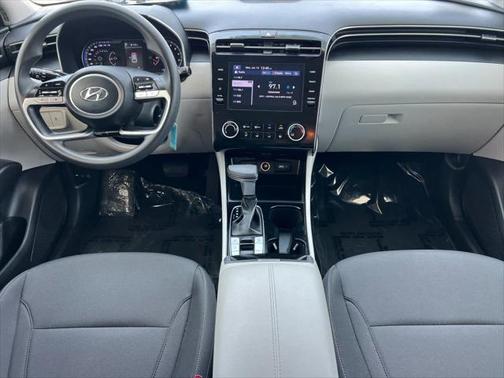 2023 Hyundai TUCSON SE