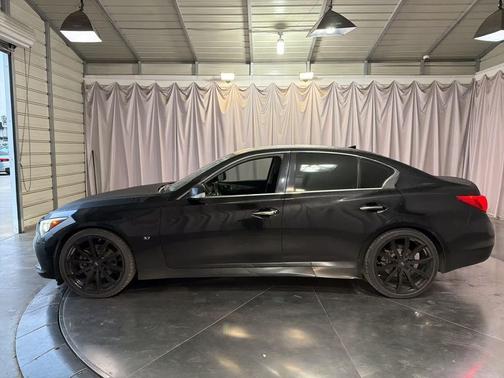 2015 INFINITI Q50 Premium