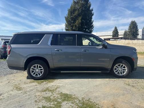 2022 Chevrolet Suburban LT