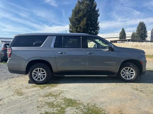 2022 Chevrolet Suburban LT
