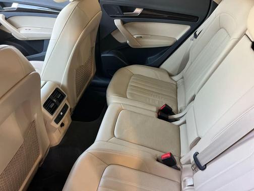 Ibis White 2018 Audi Q5 Tech Premium