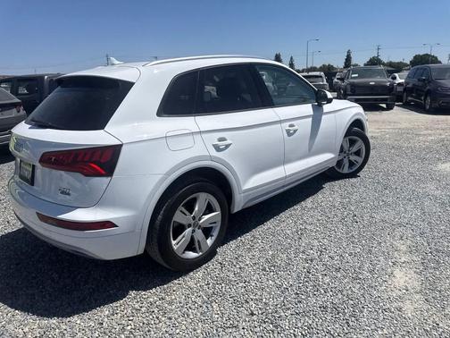 Ibis White 2018 Audi Q5 Tech Premium