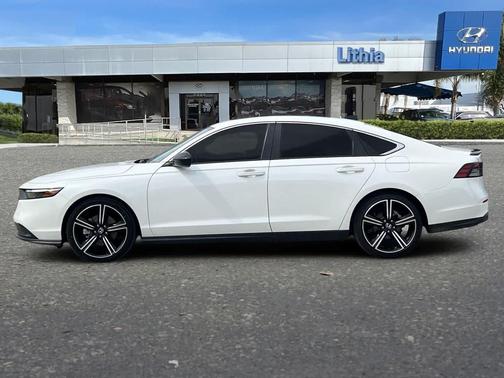 Platinum White Pearl 2023 Honda Accord Hybrid Sport
