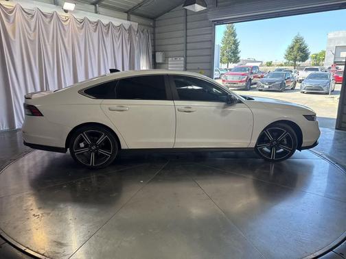 Platinum White Pearl 2023 Honda Accord Hybrid Sport