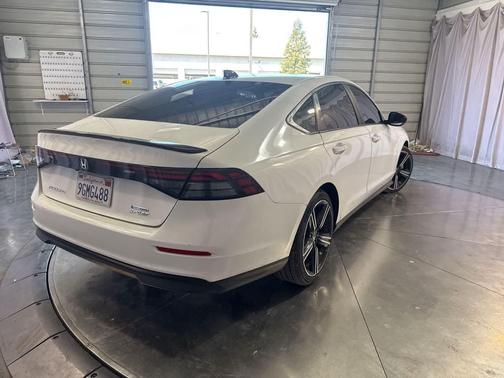 Platinum White Pearl 2023 Honda Accord Hybrid Sport