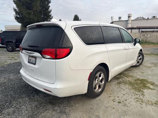 2017 Chrysler Pacifica LX