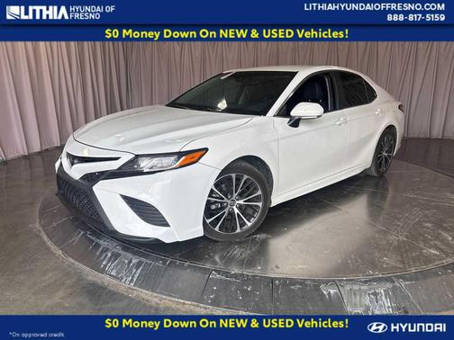 Super White 2018 Toyota Camry SE