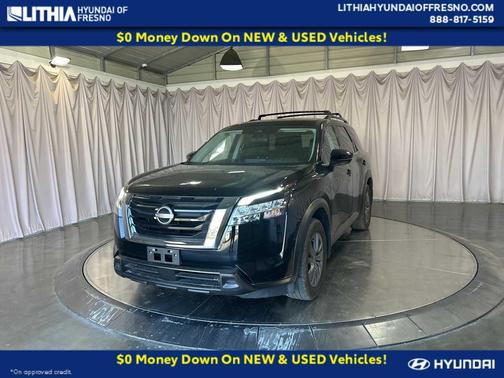 2022 Nissan Pathfinder SV