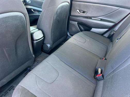 2023 Hyundai ELANTRA SE