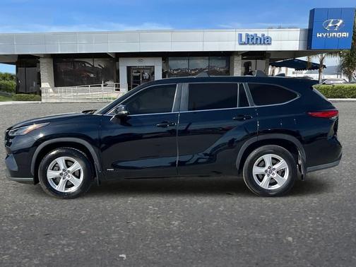 Midnight Black Metallic 2023 Toyota Highlander Hybrid LE
