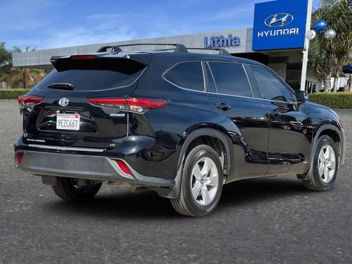 Midnight Black Metallic 2023 Toyota Highlander Hybrid LE