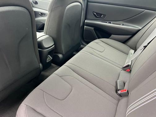 Abyss Black 2026 Hyundai ELANTRA HEV SEL Sport