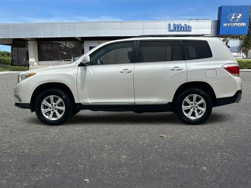 Blizzard Pearl 2013 Toyota Highlander Base Plus