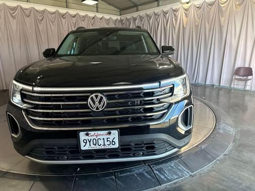 Black 2026 Volkswagen Atlas 2.0T SE w/Technology 4MOTION