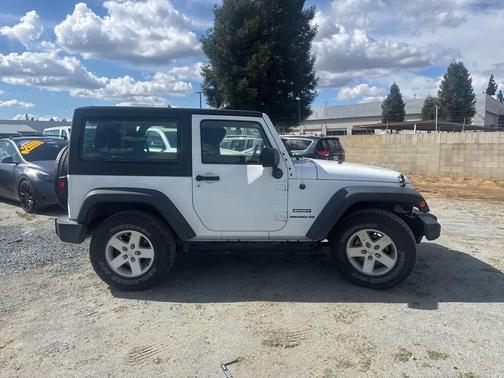 2017 Jeep Wrangler Sport