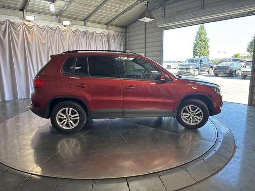 Wild Cherry Metallic 2015 Volkswagen Tiguan Auto S