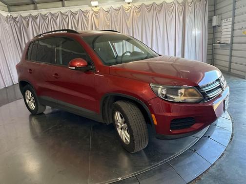 Wild Cherry Metallic 2015 Volkswagen Tiguan Auto S