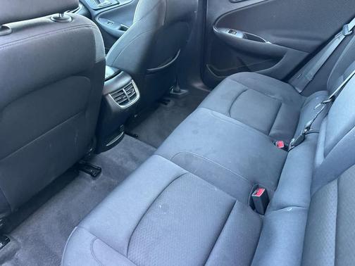 Summit White 2023 Chevrolet Malibu LT