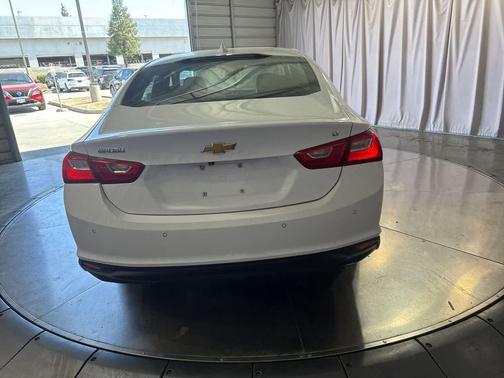 Summit White 2023 Chevrolet Malibu LT