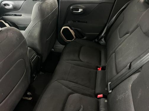 Granite Crystal Metallic Clearcoat 2017 Jeep Renegade Latitude