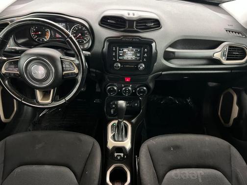 Granite Crystal Metallic Clearcoat 2017 Jeep Renegade Latitude