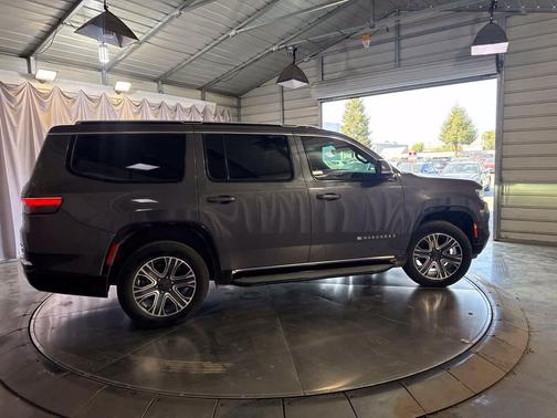 Baltic Gray Metallic Clearcoat 2022 Jeep Wagoneer Series III