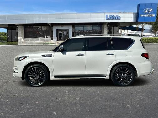 Moonstone White 2022 INFINITI QX80 SENSORY