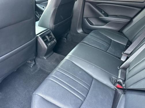 Platinum White Pearl 2022 Honda Accord EX-L 1.5T