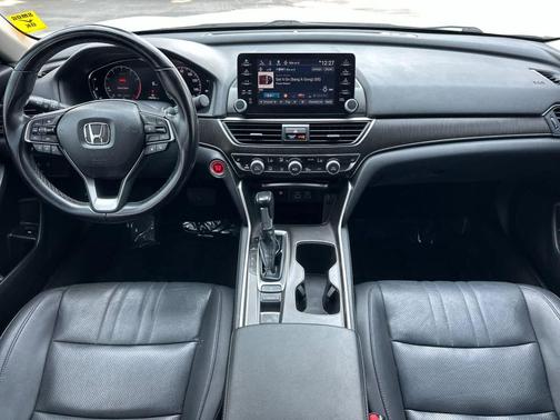 Platinum White Pearl 2022 Honda Accord EX-L 1.5T