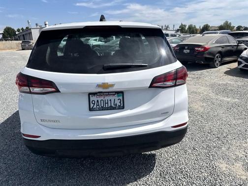 Summit White 2022 Chevrolet Equinox LS