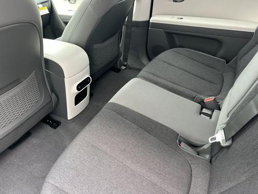 2026 Hyundai IONIQ 5 SE