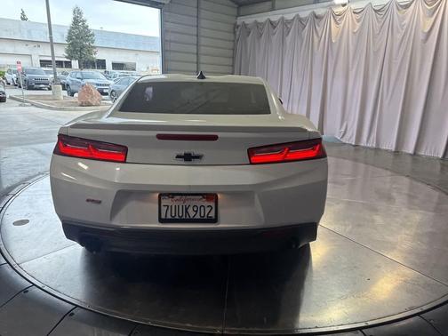 Summit White 2017 Chevrolet Camaro 1LT