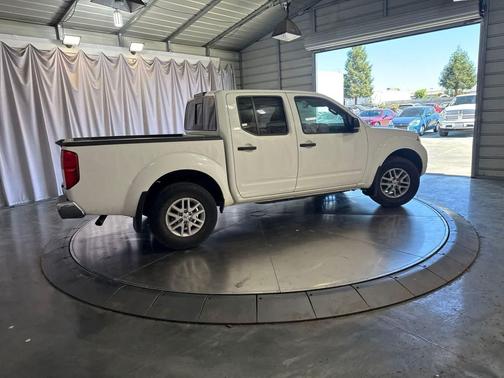 Glacier White 2020 Nissan Frontier SV