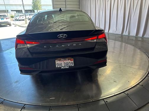 Onyx Black 2023 Hyundai ELANTRA SE