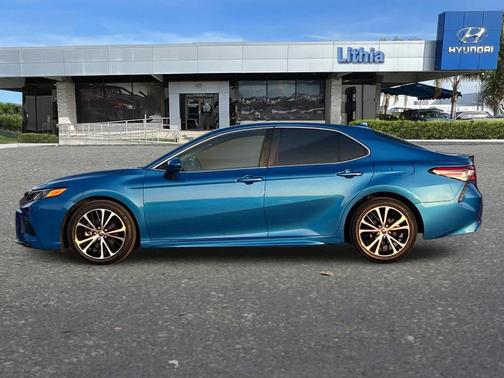 2019 Toyota Camry SE