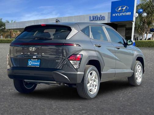 2026 Hyundai KONA SE