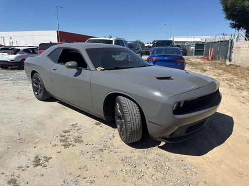 Destroyer Gray Clearcoat 2017 Dodge Challenger SXT
