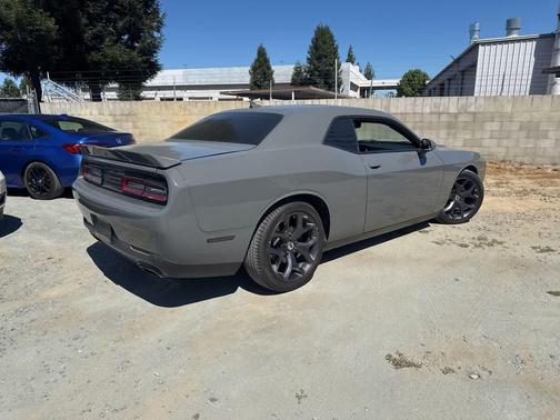 Destroyer Gray Clearcoat 2017 Dodge Challenger SXT