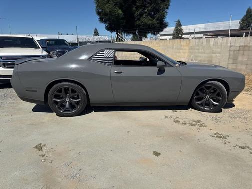 Destroyer Gray Clearcoat 2017 Dodge Challenger SXT