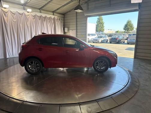 Pulse 2020 Toyota Yaris Sedan LE