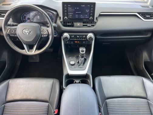 2021 Toyota RAV4 Hybrid SE