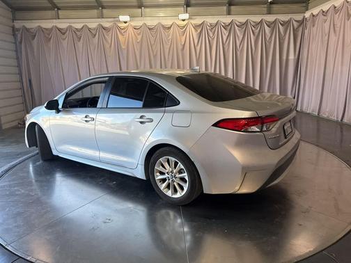 Classic Silver Metallic 2020 Toyota Corolla LE