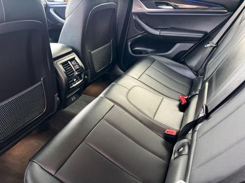 2023 BMW X4 xDrive30i