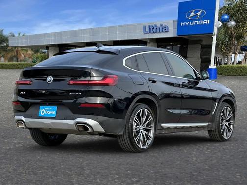 2023 BMW X4 xDrive30i