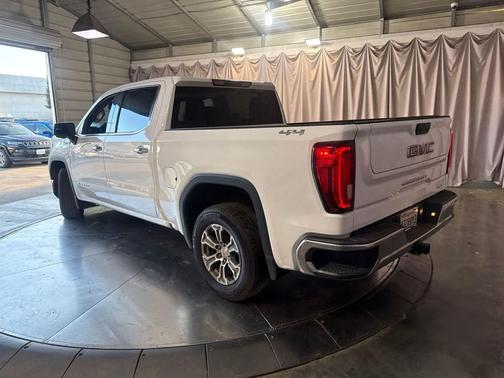 Summit White 2024 GMC Sierra 1500 SLT