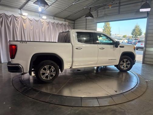 Summit White 2024 GMC Sierra 1500 SLT